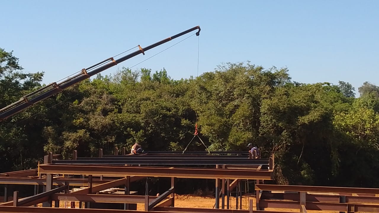 residência sendo construída com estrutura metálica pelo Grupo Sibrape